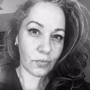 Meet your Posher, Yoli